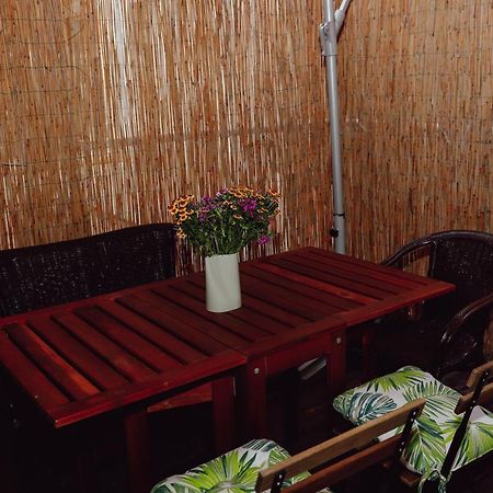 Ruhiges Terrassen Apartment Wina Bagian luar foto