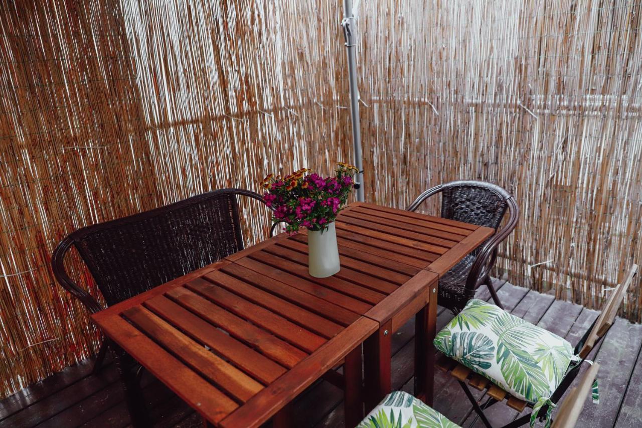 Ruhiges Terrassen Apartment Wina Bagian luar foto