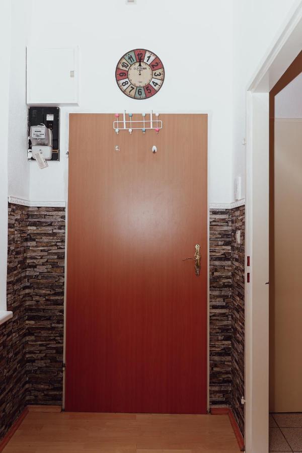 Ruhiges Terrassen Apartment Wina Bagian luar foto