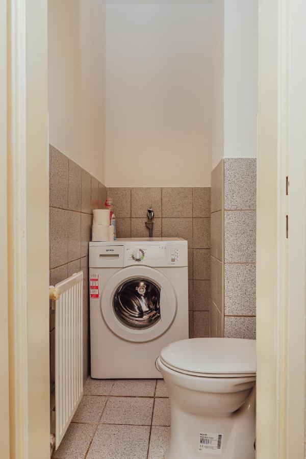 Ruhiges Terrassen Apartment Wina Bagian luar foto
