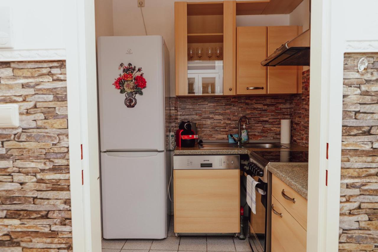 Ruhiges Terrassen Apartment Wina Bagian luar foto