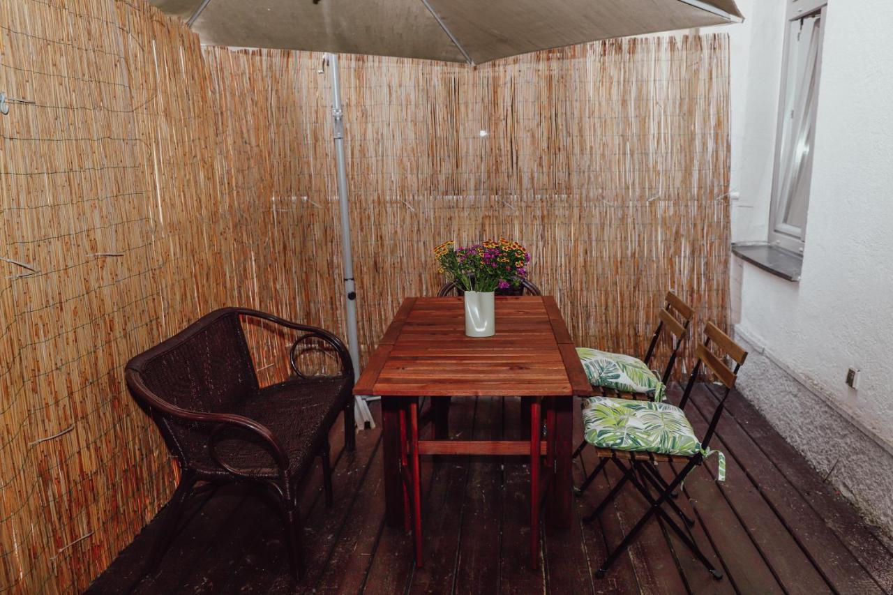 Ruhiges Terrassen Apartment Wina Bagian luar foto
