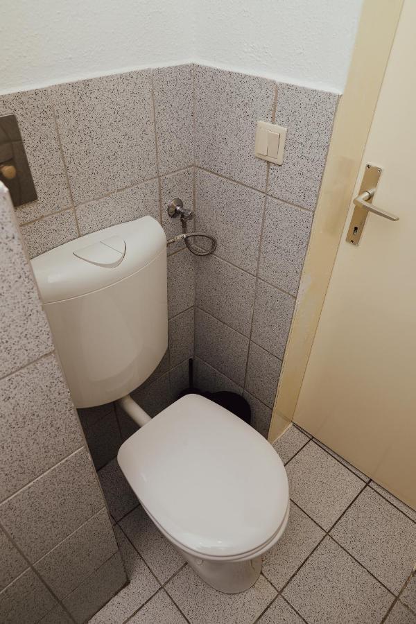 Ruhiges Terrassen Apartment Wina Bagian luar foto